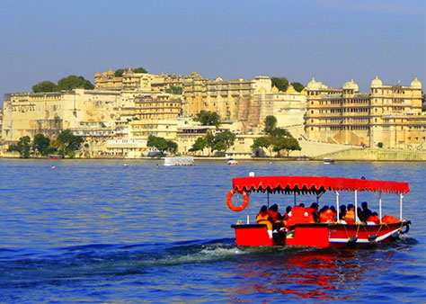 Boat Ride At Lake Pichola Udaipur TripByExperts